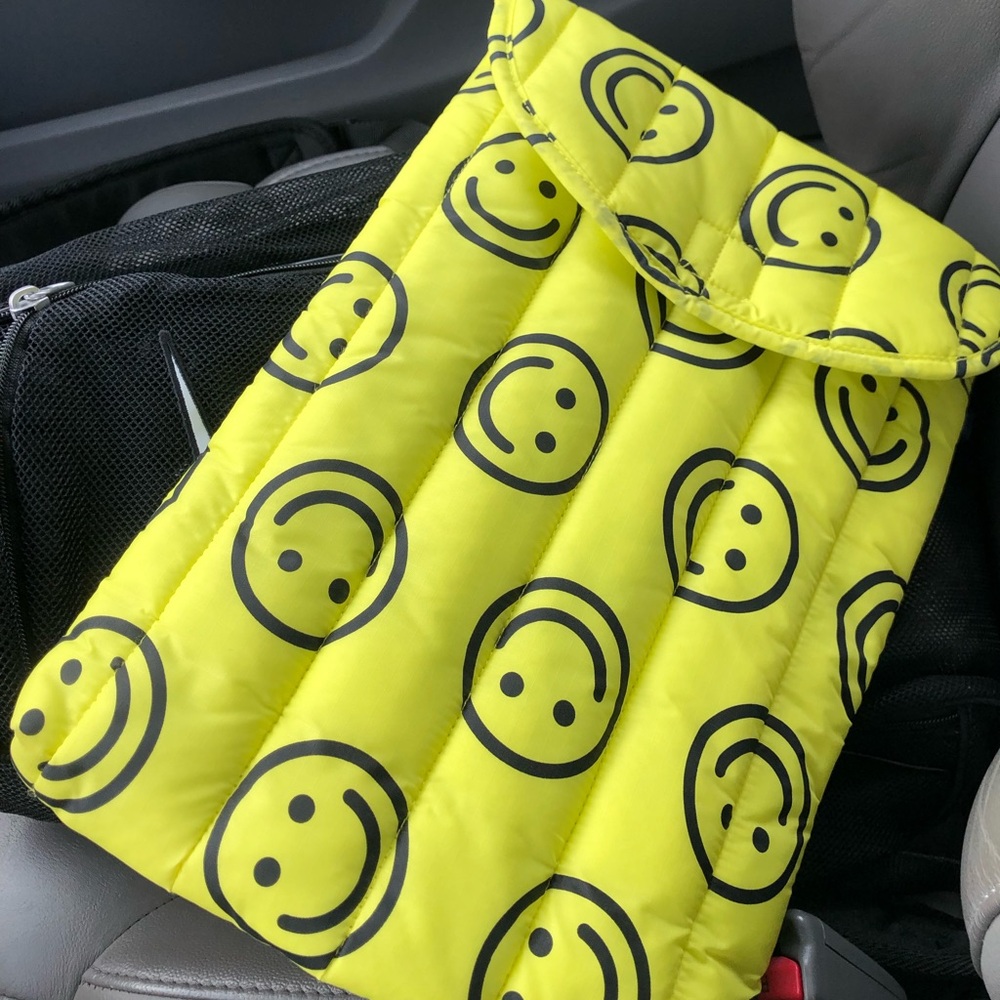 Baggu Yellow Smiley Puffer Laptop case